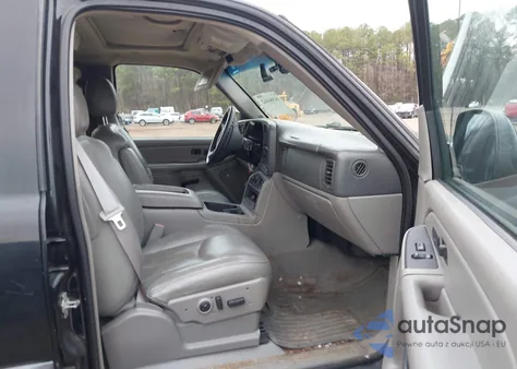 2005 Chevrolet Avalanche 1500 Z71 z USA, uszkodzony, nr VIN 3GNEK12Z35G200141